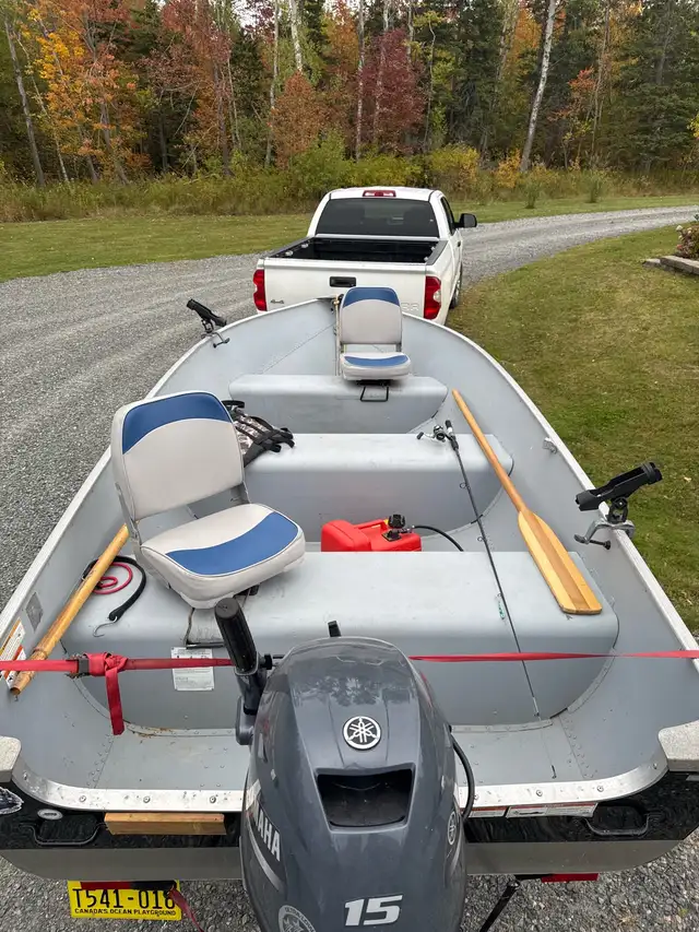 Lund 14 foot w/trailer in Powerboats & Motorboats in Cape Breton - Image 4