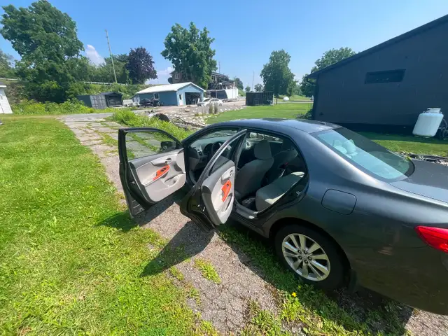 Toyota Carolla 2010. 279321 km  $2,000