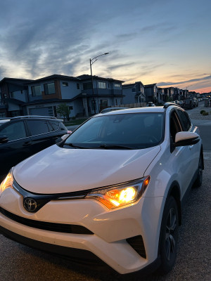 2018 Toyota RAV 4 LE
