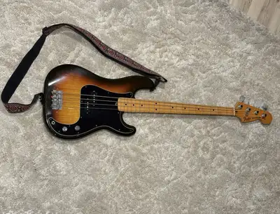 PENDING 1982 Fender Precision bass for Rickenbacker, View more