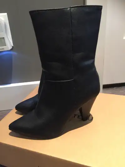 Women’s Boots, View more