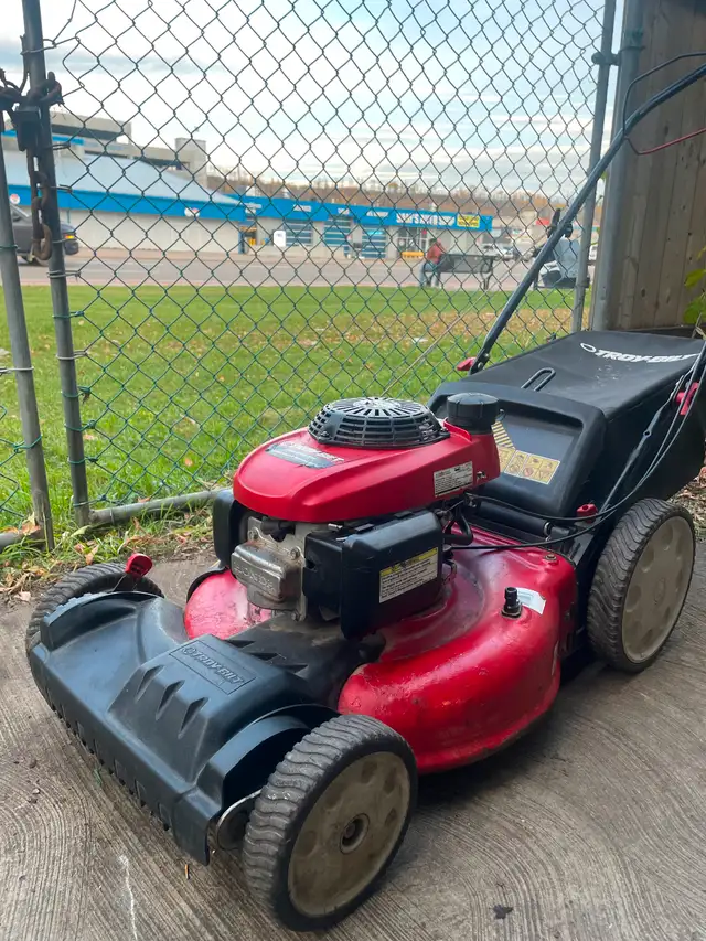 Lawnmower tune  ups :) in Lawnmowers & Leaf Blowers in Fort McMurray - Image 2