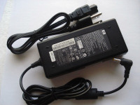 HP COMPAQ 90W AC Adapter PPP014S 0220A1890 324816-003 325112-001