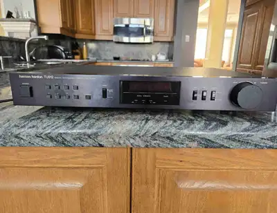 Digital synthesized quartz lock tuner. Vintage in excellent condition and working order. Downsizing...