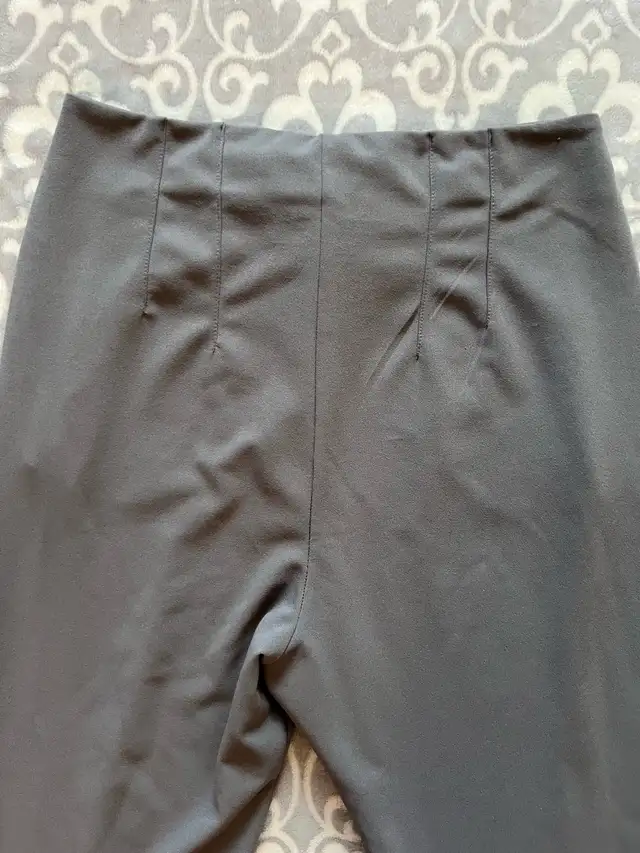 Urban Heritage Women’s High Waisted Grey Pants in Women's - Bottoms in Oshawa / Durham Region - Image 8