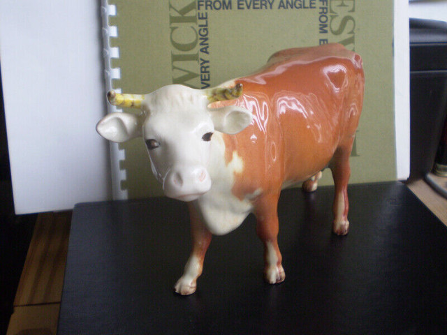 Beswick Farm Animal Figurine - " Hereford Cow " - #948 - in Arts & Collectibles in Kitchener / Waterloo - Image 2