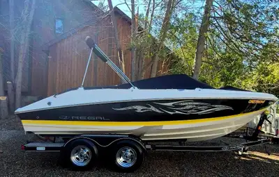 2011 Regal 2000 bowrider, 4.3 litre Volvo motor, very low hours approx 150, walk through design with...