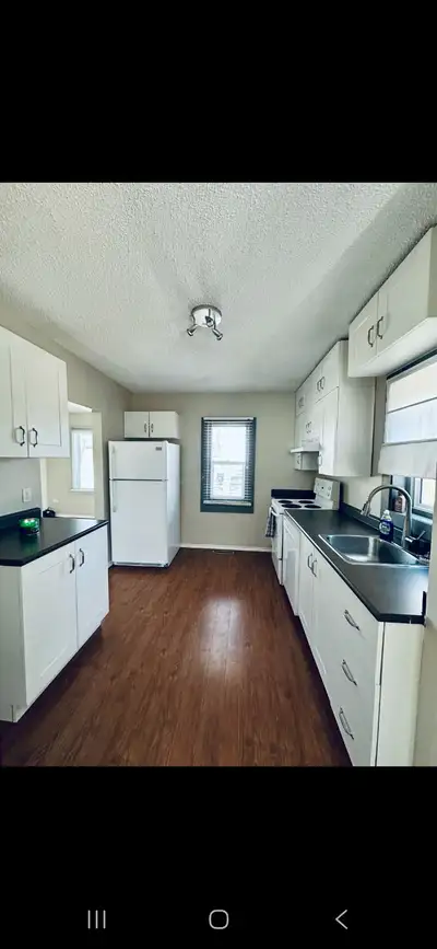 Looking for a cozy, clean, and well-located home in a family-friendly neighborhood? This 711 sq ft 2...