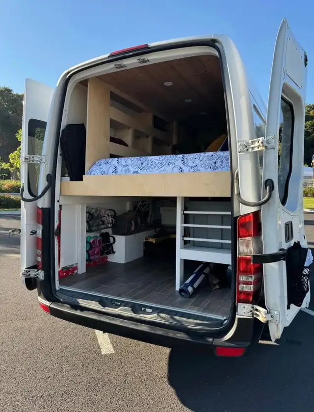 Mercedes Sprinter 2011 2500 (170") - van aménagé in RVs & Motorhomes in City of Montréal - Image 7