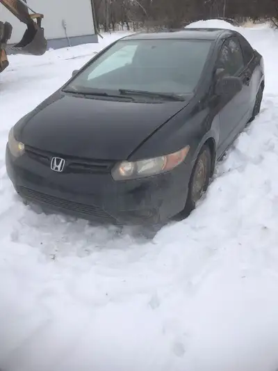 2006 Honda Civic 1.8l manual trans 200,000km can ship parts Parts gone - hood - motor - Left fender...