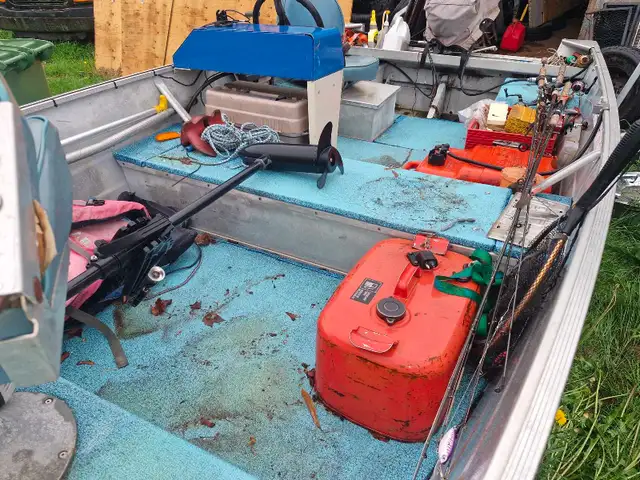 chaloupe princecraft springbook resorter 14 pi avec yamaha 30 hp in Powerboats & Motorboats in Québec City - Image 4