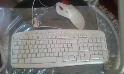 Clavier et souris trackball, View more