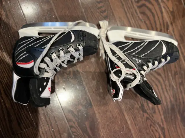boys ice skates size 12 in Skates & Blades in City of Toronto - Image 3