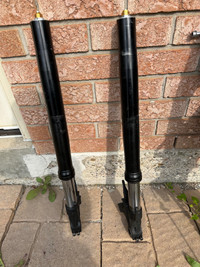 04-06 YAMAHA R1 FORKS FOR SALE LEAK IN SEALS $100 FIRM