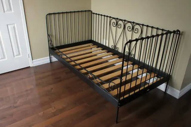 Ikea Meldal Twin Daybed & 10" Twin Mattress in Beds & Mattresses in Oshawa / Durham Region - Image 5