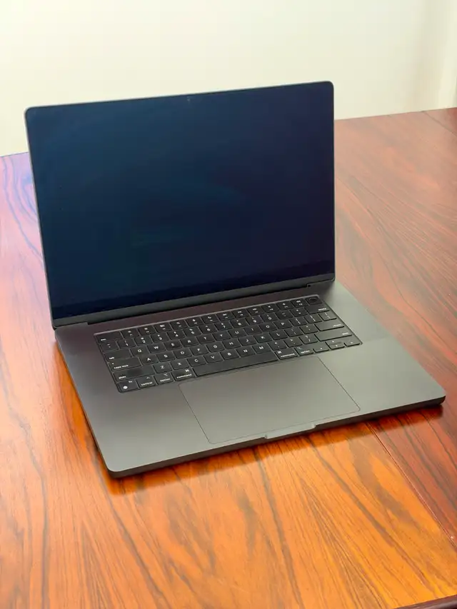 MacBook Pro M3, 1TB, 36GB, Space Black, 100% Battery, AppleCare