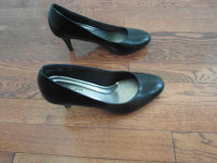 Ladies high heel shoe