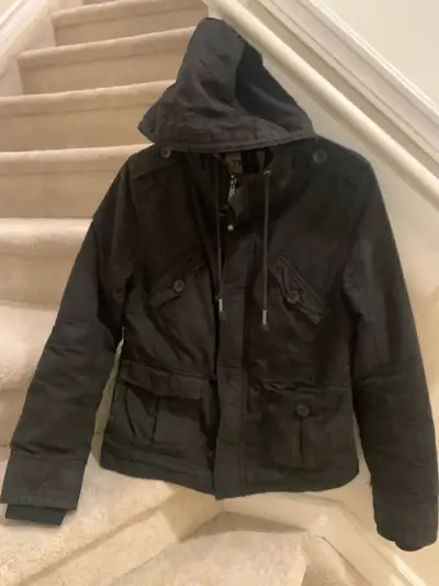 Gently worn TNA black cargo jacket purchased at Aritzia. Size medium. Smoke free home. True to size...