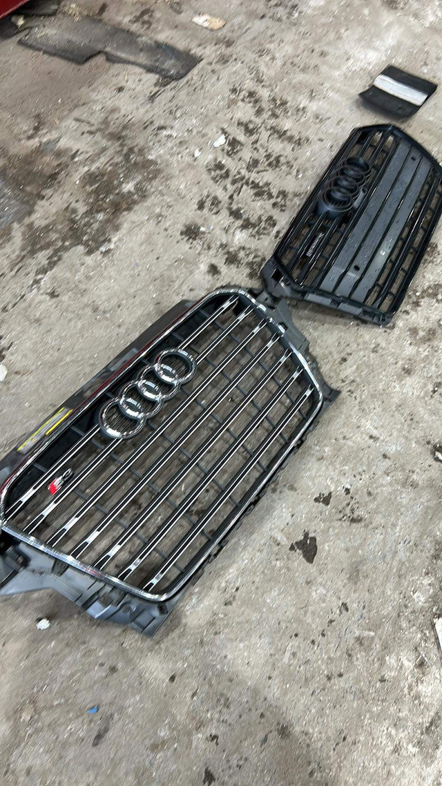 Grille audi s3 2017 in Auto Body Parts in Drummondville