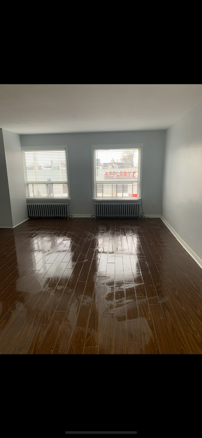 Near Ossington /bloor st w subway station 3rd floor one apartment for rent 2 bedrooms 1 washroom Tex...