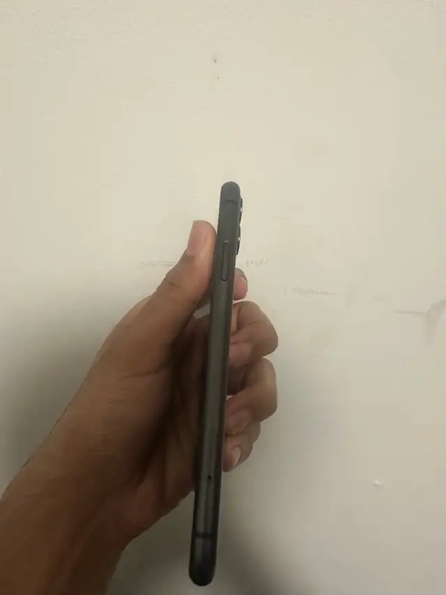 iphone 11 64gb dans Téléphones cellulaires dans Kitchener / Waterloo - Image 6