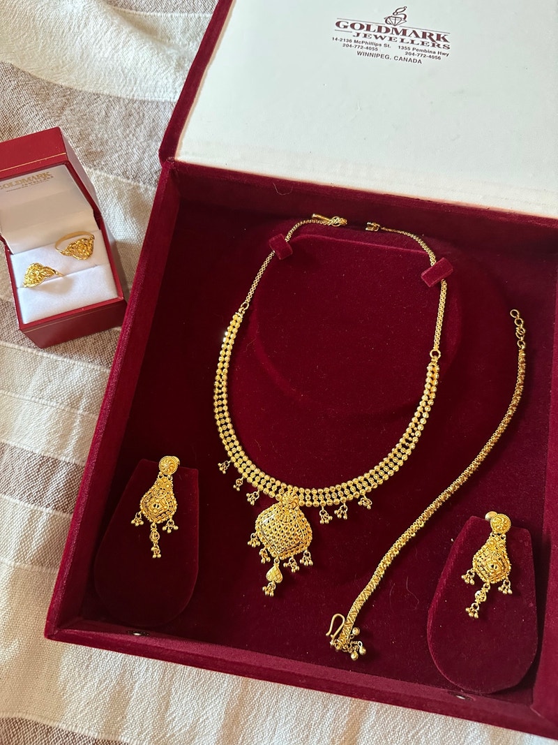 Gold set 22k Jewellery & Watches Winnipeg Kijiji
