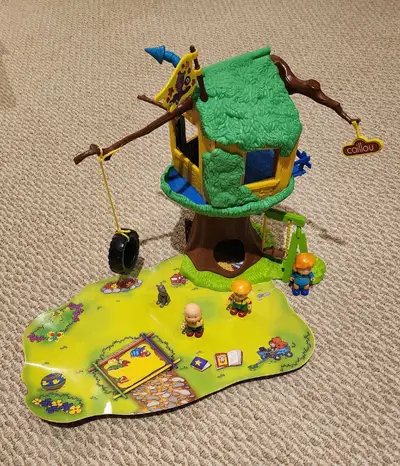 Caillou Tree House , View more