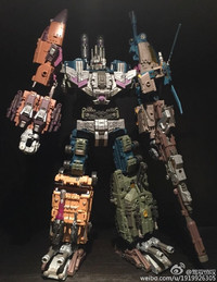 Brand new JINBAO Transformers Warbotron (Bruticus)