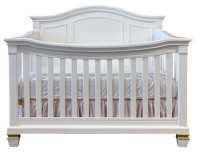 Baby Liquidators crib in White/Gold