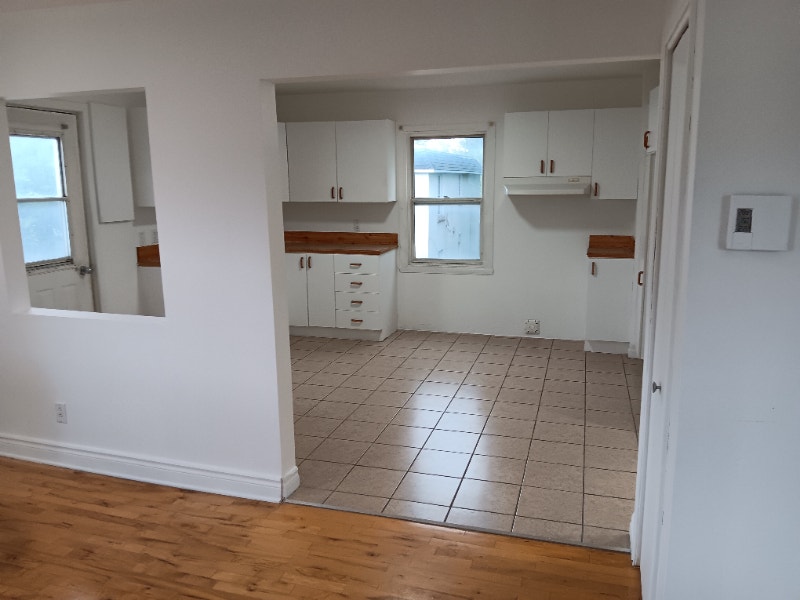 Grand 4 1/2 à louer, Repentigny Locations longue durée Laval/Rive