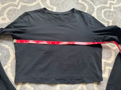 Alo Yoga Small-Medium Cropped Long Sleeve Top, View more