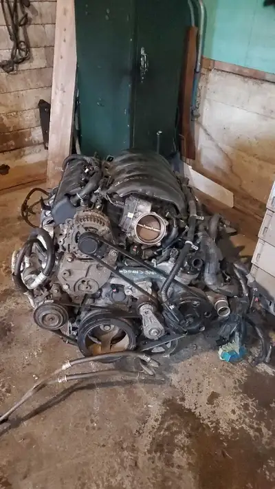 Engine was bought in a running truck had around 180k km was aside for a project but going a differen...