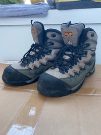 Used CSA waterproof work boots 