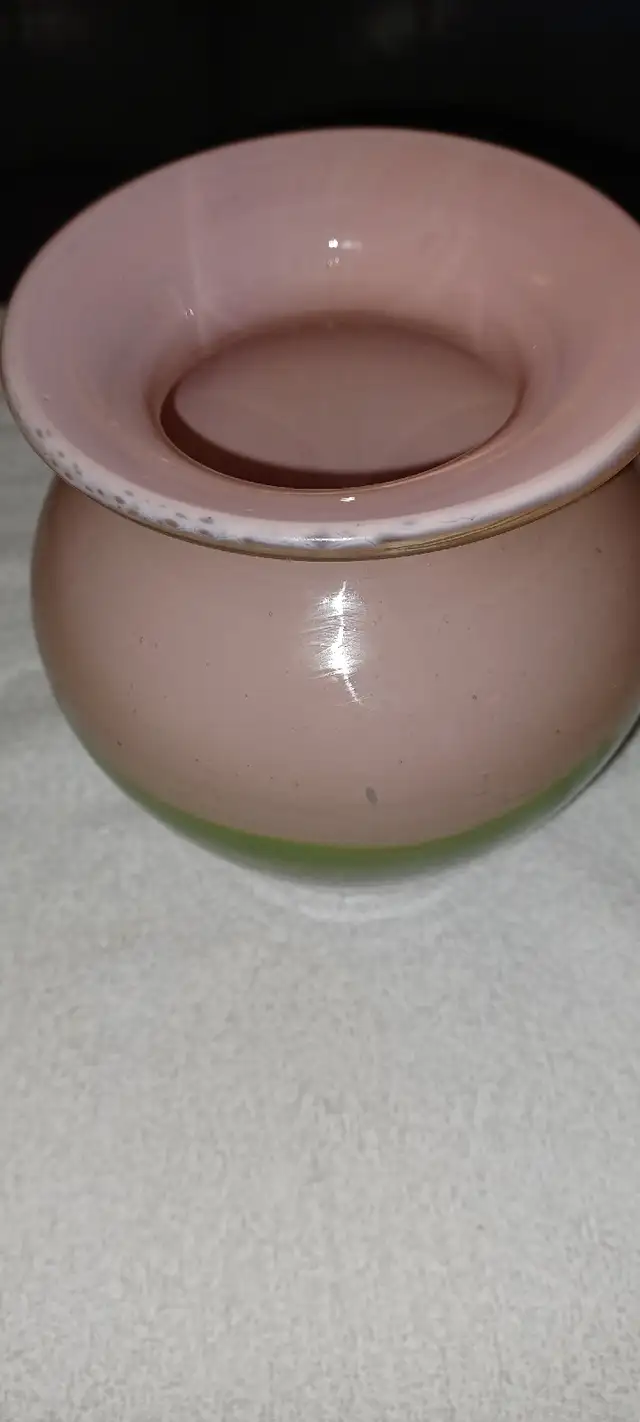 Hand Blown Art Glass Vase Pink Green Purple 6" Tall in Arts & Collectibles in Calgary - Image 3