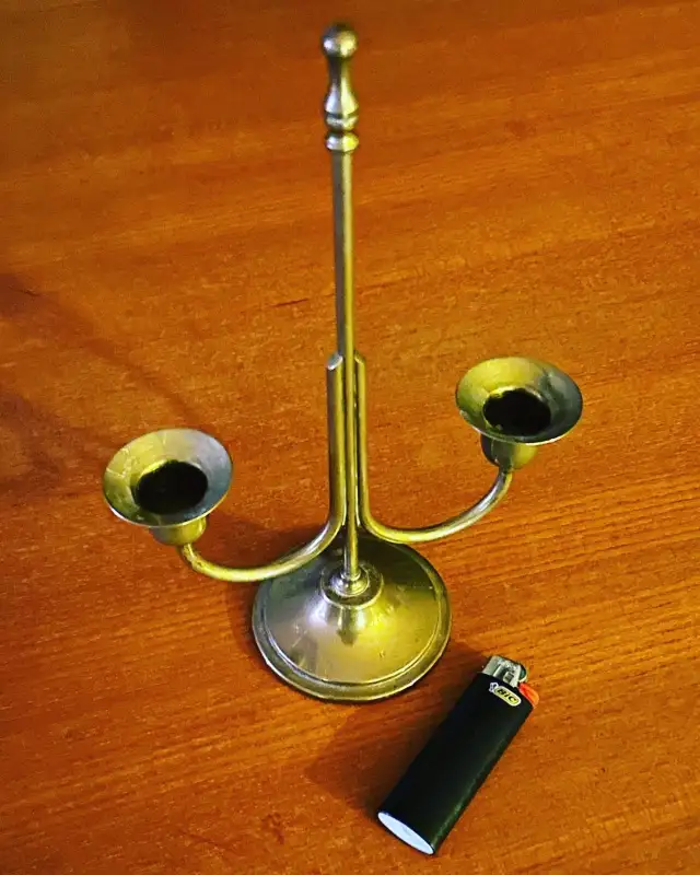 ANTIQUE GOLD DOUBLE CANDLEHOLDER VINTAGE BRASS62863270214401123