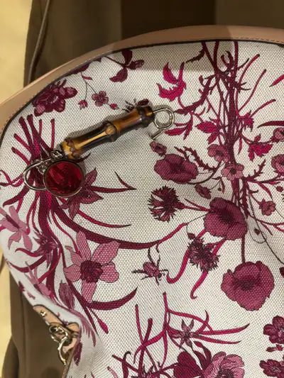 Gucci bag authentic , View more