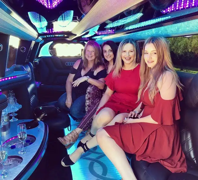 TORONTO LIMOUSINE-STRETCH LIMO NEAR ME … suv hummer party bus in Activities & Groups in City of Toronto - Image 4