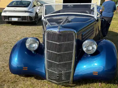 1935 Ford Roadster Hot Rod, View more
