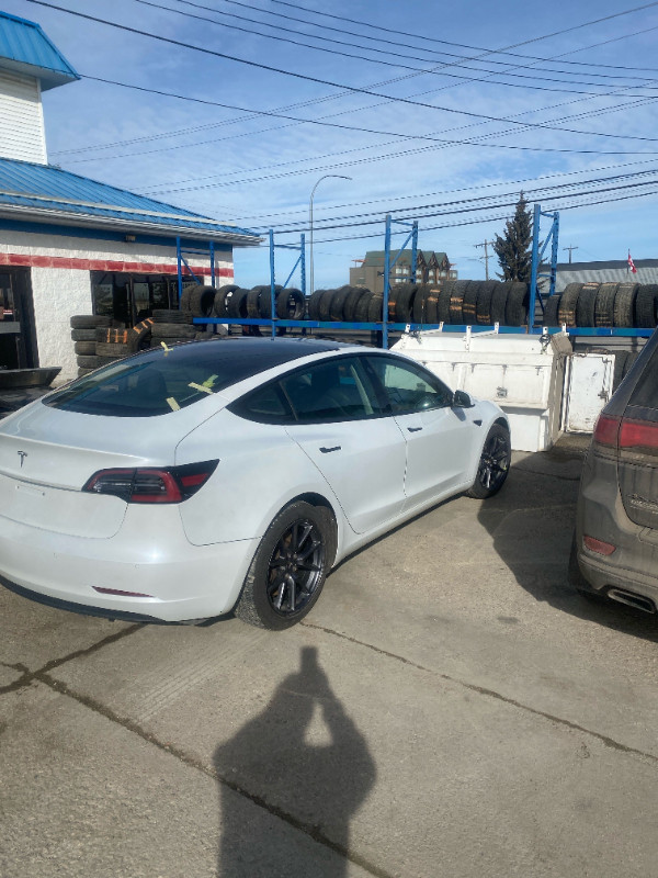 2021 TESLA MODEL 3, NEEDS SOME REPAIR,  FOR SALE WITH MOST PARTS in Cars & Trucks in Edmonton - Image 3