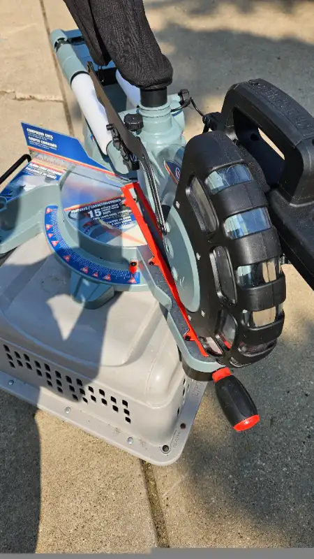 NEW KING CANADA 10" COMPOUND MITER SAW. in Power Tools in Edmonton - Image 7