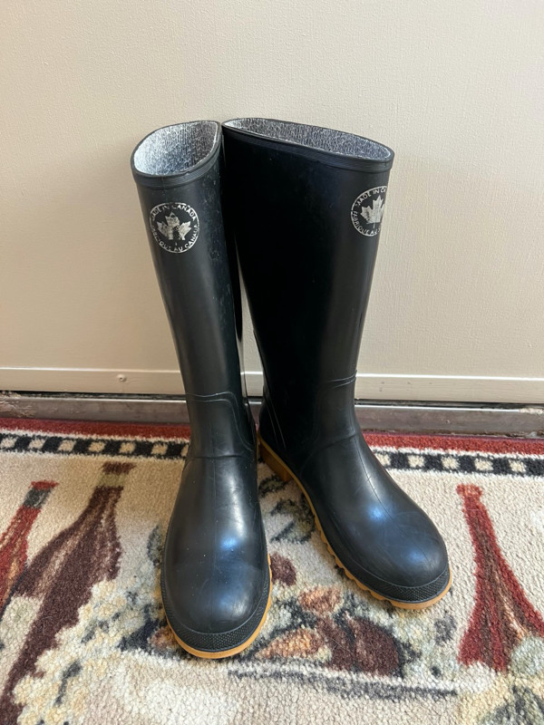 Ladies steel toe rubber boots - size 6 in Women's - Shoes in Guelph