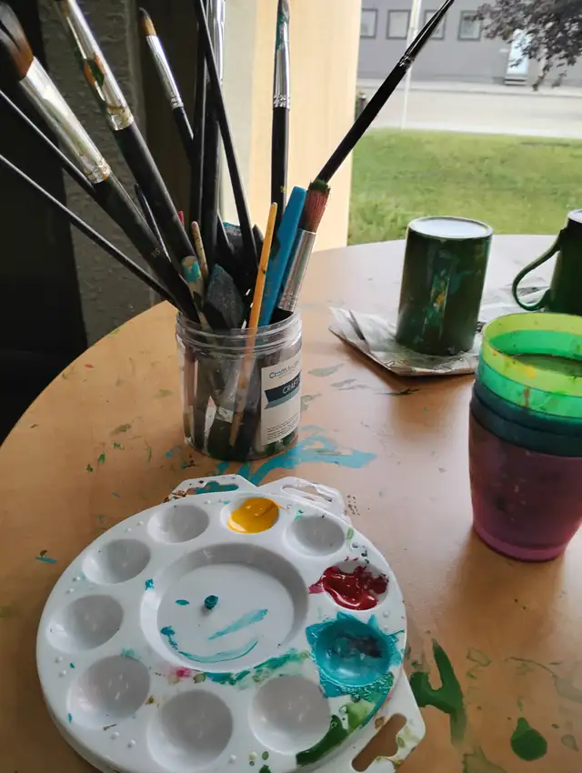 Art lessons available586918916250019843