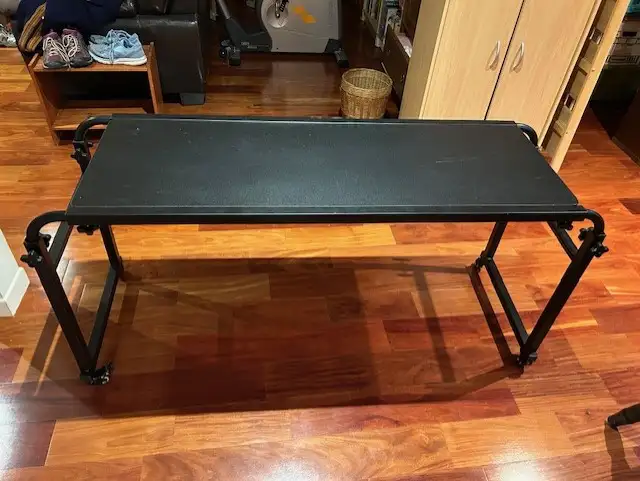 Table de lit - bureau de lit in Beds & Mattresses in Laval / North Shore - Image 2