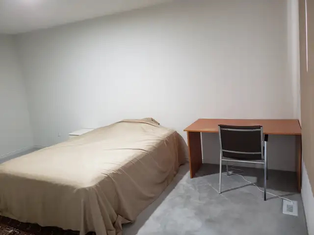 Room for Rent in York U. Village Very Clean & Well Kept Hou