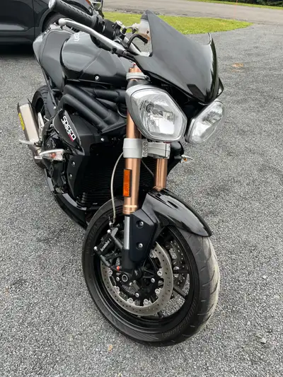 2012 Speed Triple 1050 ABS Full Arrow exhaust, integrated rear LED taillight 44,000KMs No trades Loc...