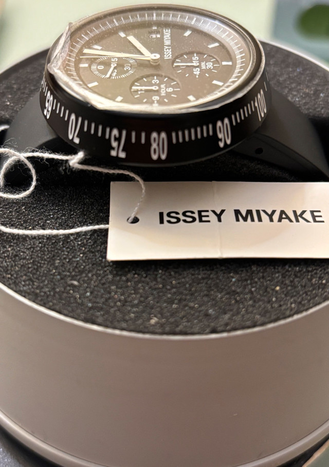 Issey Miyake - Seiko Trapezoid  Watch  dans Bijoux et montres  à Région de Markham/York - Image 2