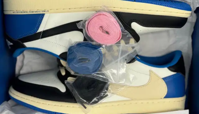 Jordan 1 Retro Low SP Fragment x Travis Scott in Men's Shoes in City of Toronto - Image 9
