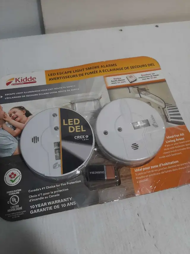 Kidde LED Escape Light Smoke Alarms in Security Systems in City of Montréal - Image 5