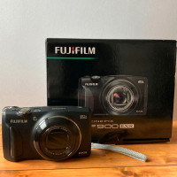 Fujifilm FinePix F900EXR 16.0MP   20x    Zoom Digital Camera