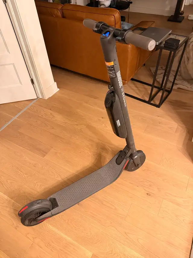 (open to negotiation)Ninebot electric scooter with external batt in Scooters & Pocket Bikes in City of Montréal - Image 4
